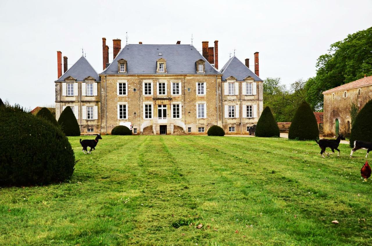 Château des Noces Bazoges-en-Pareds Exterior foto