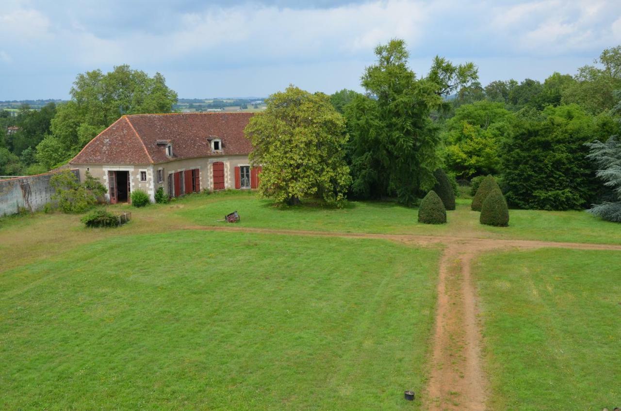 Château des Noces Bazoges-en-Pareds Exterior foto